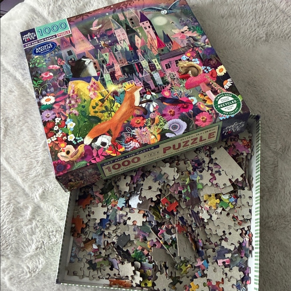 Eeboo Piece & Love 1000 Piece - Puzzle Cat and the Castle - Picture 3 of 4